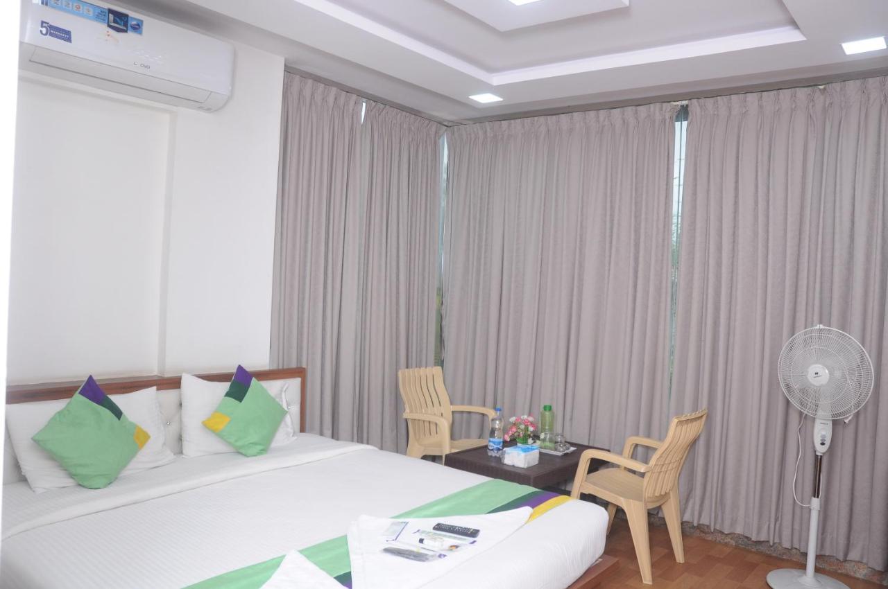 J C Comforts Hotel Bangalore Exterior foto